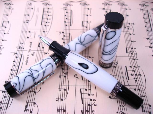 Ligero Rollerball with White Acrylic